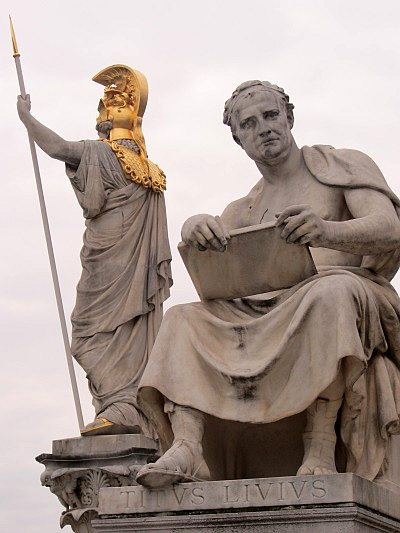 Livius-Statue vor dem Parlament in Wien Livius-Statue vor dem Parlament in Wien